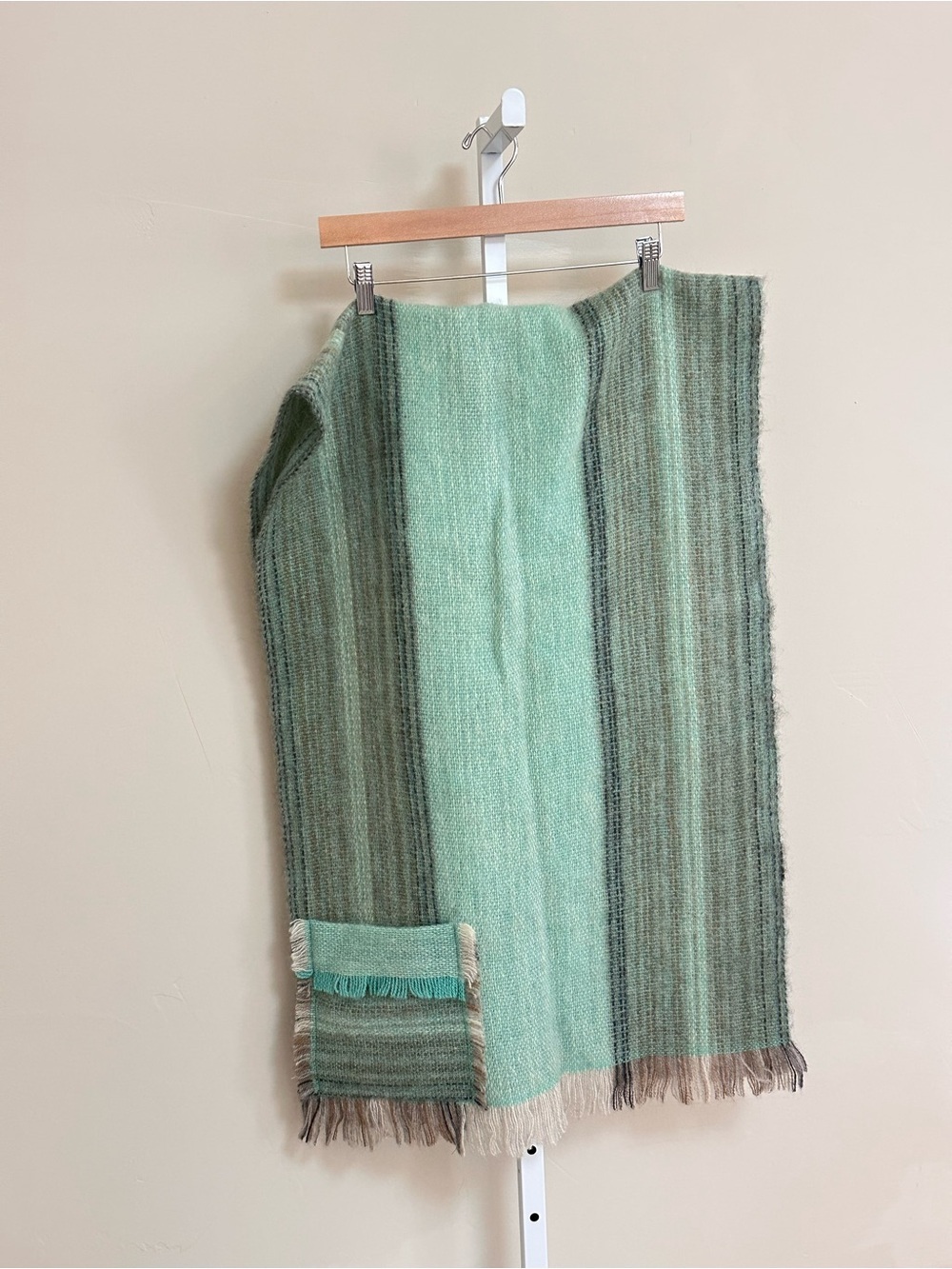 Ateljé Carding Bjursås Handwoven Mohair Blend Fringe Scarf Shawl Mint Green 64” - Picture 3 of 5